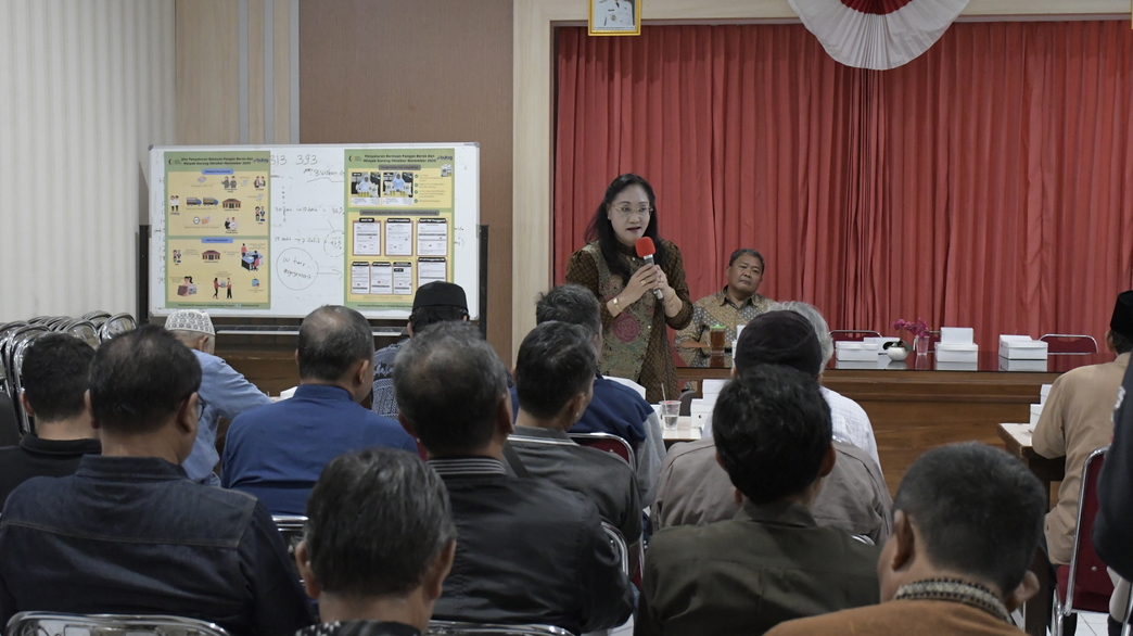 Anggota Bawaslu Kota Semarang, Silvania Susanti mengisi diskusi dalam Kolaborasi Demkorasi dengan DPRD Kota Semarang