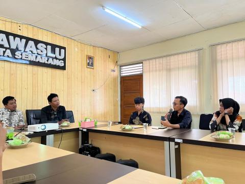 Ketua Perisai Demokrasi Bangsa Kota Semarang Fajri saat menyampaikan maksud audiensi