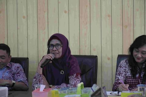Kepala Sekretariat Bawaslu Provinsi Jawa Tengah Yessi Yunius saat menyampaikan arahannya