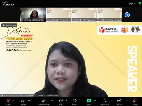 Maria Goreti Jutari R. H. Anggota Bawaslu Kota Semarang ketika menyampaikan paparan materi