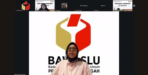 Diana Ariyanti Anggota Bawaslu Provinsi Jawa Tengah hadir secara daring sebagai Pemantik