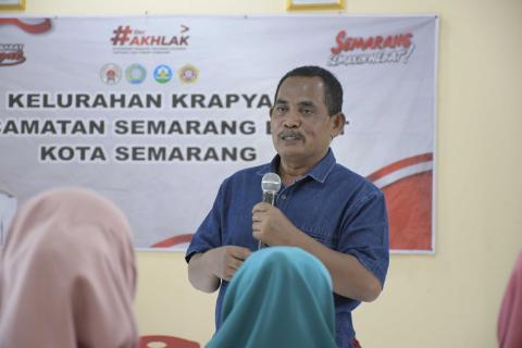 Ketua Komisi A DPRD Kota Semarang Joko Susilo saat memaparkan materi