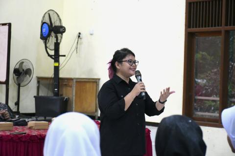 Anggota Bawaslu Kota Semarang Maria Goreti saat menjadi narasumber Kolaborasi dengan DPRD Kota Semarang