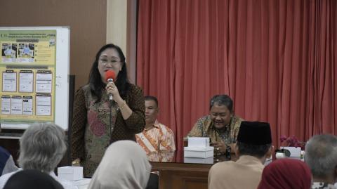 Anggota Bawaslu Kota Semarang, V. Silvania Susanti, menjelaskan bahwa pencegahan pelanggaran Pemilu merupakan bagian penting dari pengawasan yang melibatkan partisipasi masyarakat. 