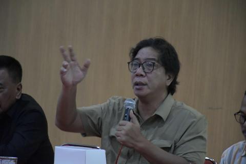 Rahmulyo Adiwibowo menyampaikan paparannya