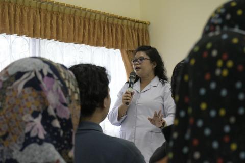 Maria Goreti Anggota Bawaslu Kota Semarang saat menjadi narasumber
