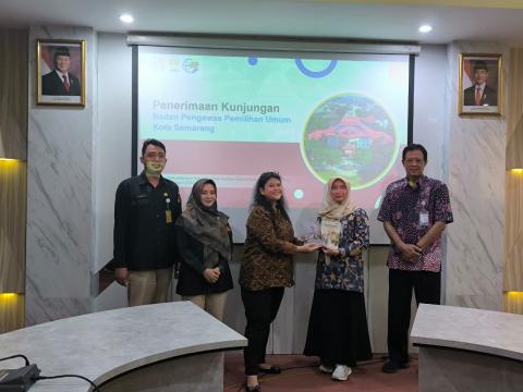 penerimaan kunjungan di Kantor Hukum Unnes