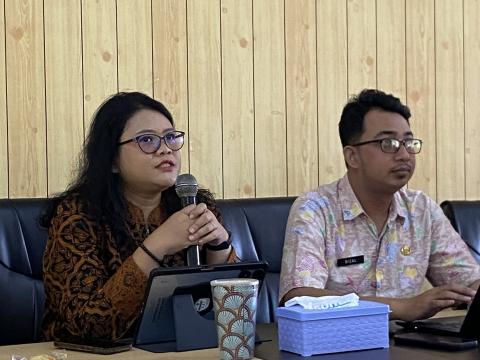 Maria Goreti Anggota Bawaslu Kota Semarang saat menyampaikan paparannya
