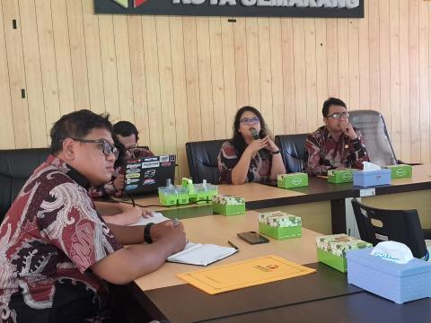 Maria Goreti, Anggota Bawaslu Kota Semarang saat menyampaikan paparan