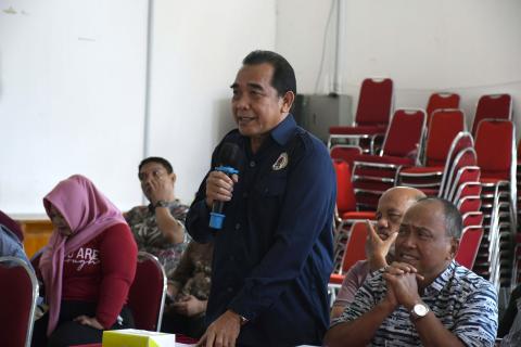 Dialog interaktif dengan peserta