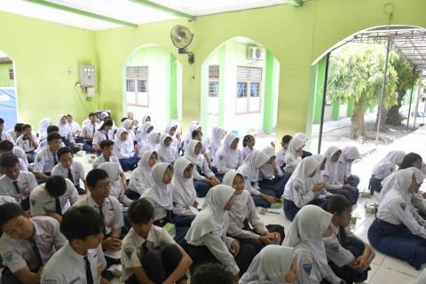 Siswa SMP Negeri 13 Semarang