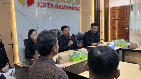 Ketua Bawaslu Kota Semarang, Arief Rahman saat memberikan sambutan