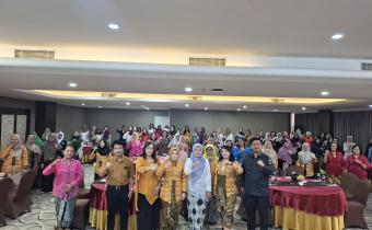 Rapat Evaluasi dan Publikasi Kinerja dengan tema “Refleksi Peran Perempuan dalam Meningkatkan Kualitas Pemilihan Serentak 2024” yang digelar pada Senin, 21/04/2025.