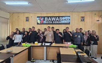 Foto bersama kegiatan pelatihan keprotokoleran