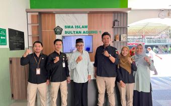 Foto bersama audiensi dengan SMA Islam Sultan Agung I Semarang