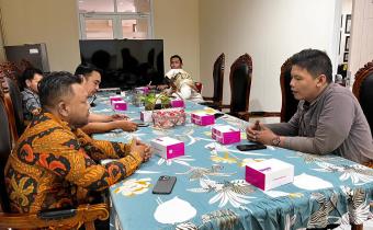 Anggota Bawaslu Kota Semarang, Dwijaya Samudra Suryaman melakukan Rapat Koordinasi Persiapan Pleno Terbuka