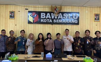 Audiensi UKM Debat FH Unnes ke Bawaslu Kota Semarang