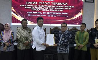 Bawaslu Kota Semarang Awasi Pleno Rekapitulasi PDPB Triwulan III 2026
