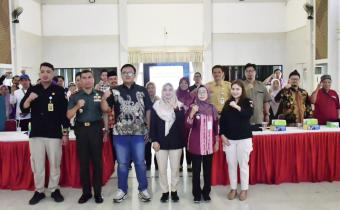 Foto 20/10 Foto Bersama Kegiatan Sosialisasi Antri Politik Uang di Kecamatan Mijen