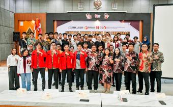 Foto Bersama Pimpinan Bawaslu Kota Semarang dengan Organisasi GMNI (22/10)